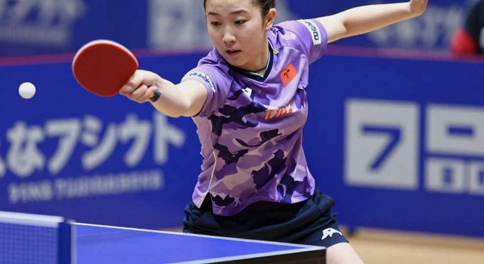 Ghế huấn luyện viên trả lương đầu tiên ở Keighley: tiếng động rất khẽ từ nền móng bóng bàn Anh Ghế huấn luyện viên trả lương đầu tiên ở Keighley: tiếng động rất khẽ từ nền móng bóng bàn Anh