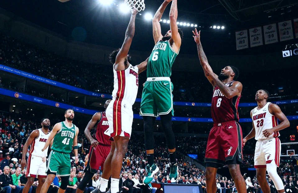 Kỷ lục chuỗi ghi điểm liên tiếp NBA: Shai Gilgeous-Alexander và bảng kê 126 trận của Wilt Chamberlain