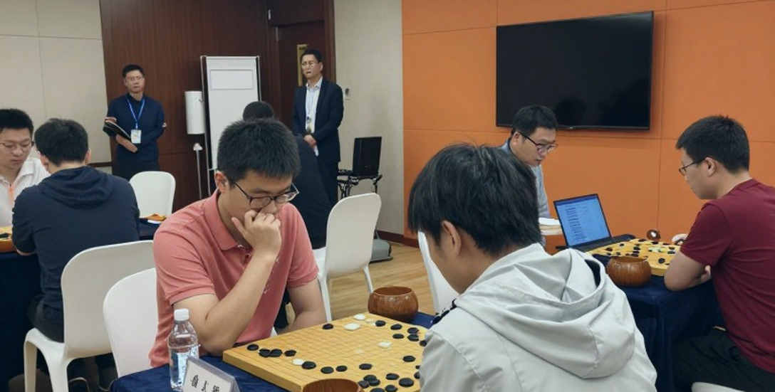 5.e5! Trong Italian Game: Vũ Khí Gambit Trung Tâm Mà Sveshnikov Để Lại Cho Người Chơi Câu Lạc Bộ