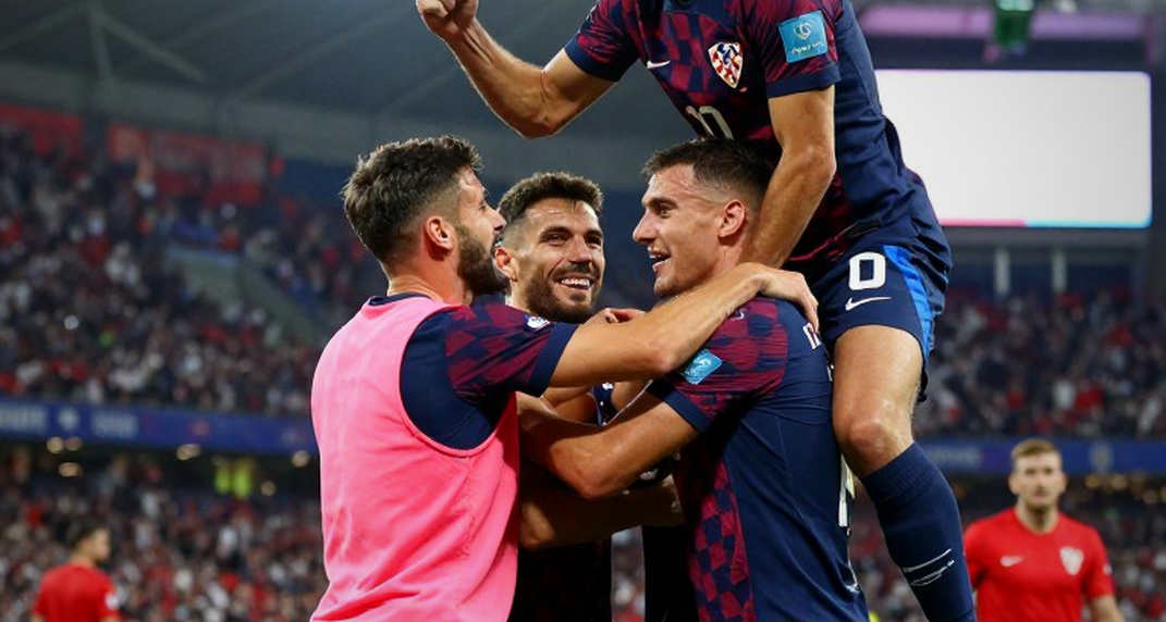 Kỳ chuyển nhượng V.League sau cú gãy chân ở Bangkok: khi bóng đá Việt Nam phải học cách định giá chính mình Kỳ chuyển nhượng V.League sau cú gãy chân ở Bangkok: khi bóng đá Việt Nam phải học cách định giá chính mình