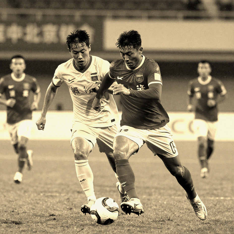 Xuan Son chấn thương: Khoảng trống trung lộ và canh bạc 19 tuổi của Kim Sang Sik