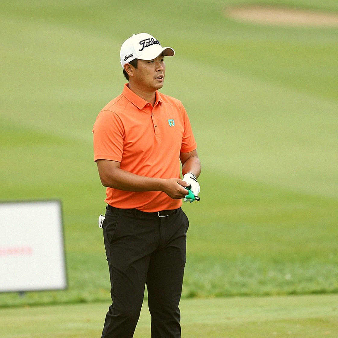 Đánh dấu bóng trên đỉnh dốc nghiêng: Ngưỡng luật mà phần lớn tay golf nghiệp dư bỏ qua