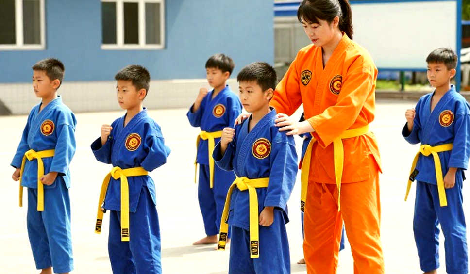 27 triều đại trong 28 năm: Giải mã nhịp chấn thương của ngai vàng hạng nặng UFC 27 triều đại trong 28 năm: Giải mã nhịp chấn thương của ngai vàng hạng nặng UFC