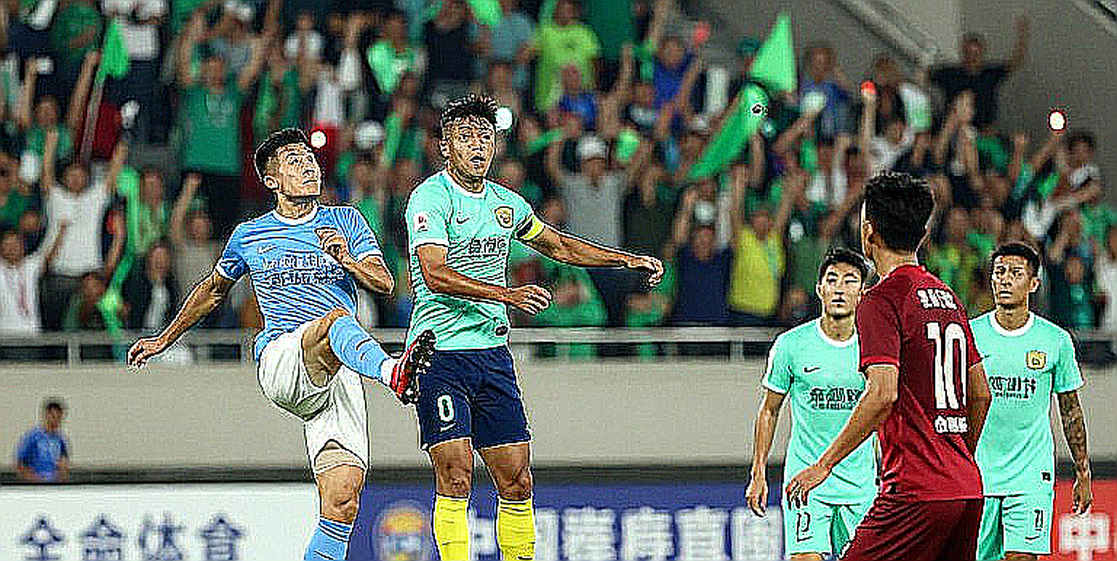 Nguyễn Xuân Son, cú ngã ở phút 60 và trò chơi định kiến của những tít báo Nguyễn Xuân Son, cú ngã ở phút 60 và trò chơi định kiến của những tít báo