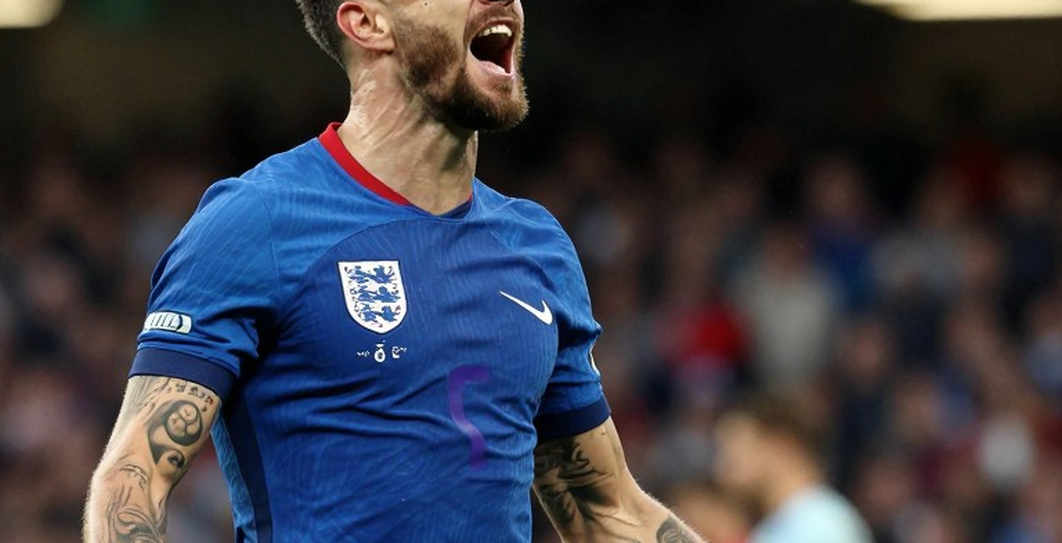 The Shirt, the Spotlight and the Cycle of Public Opinion: Notes on Image Management in Vietnamese Football The Shirt, the Spotlight and the Cycle of Public Opinion: Notes on Image Management in Vietnamese Football