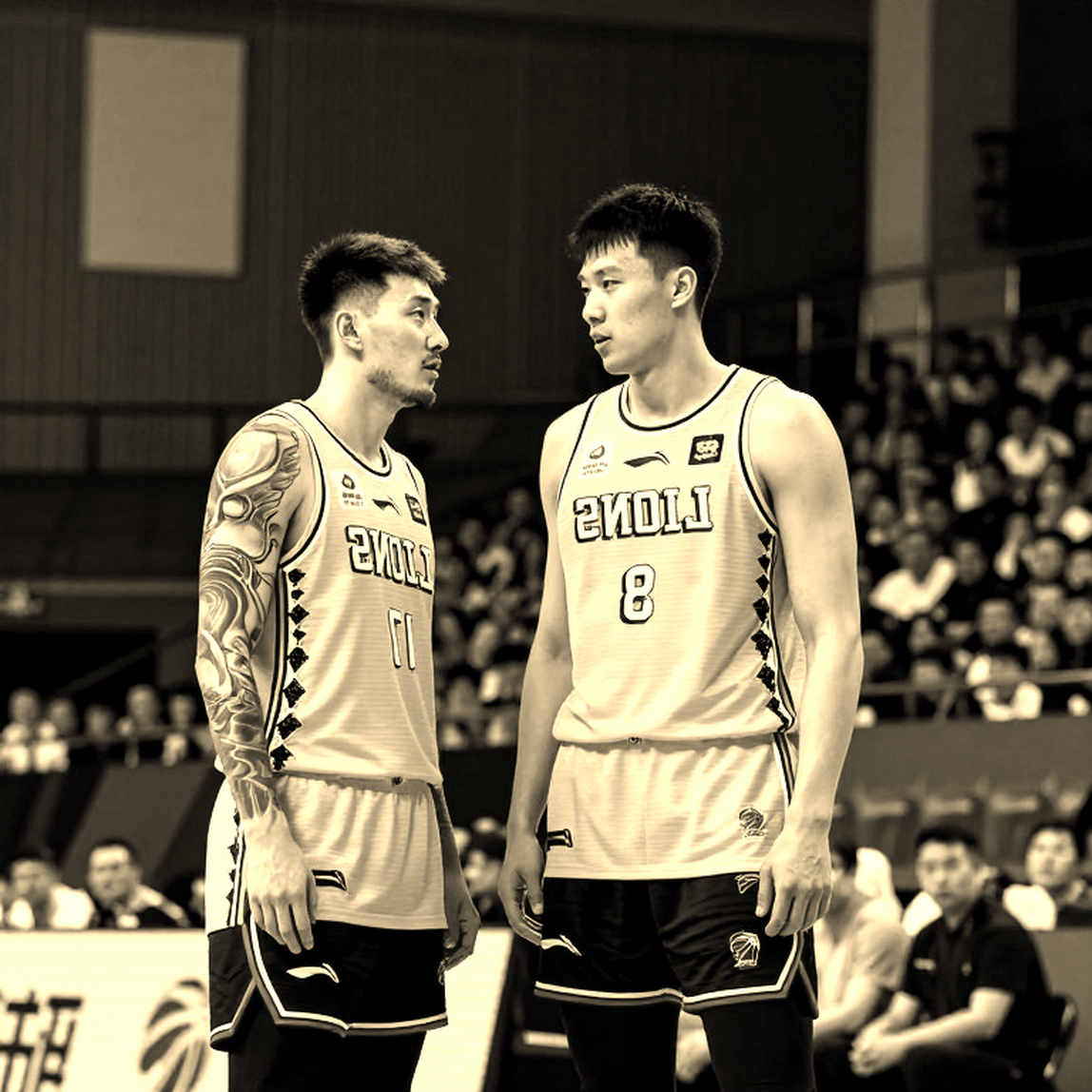 UE Red Warriors: 27 trận thua, 10 điểm dẫn trước và khoảng cách mỏng manh giữa 'gần như' với chiến thắng