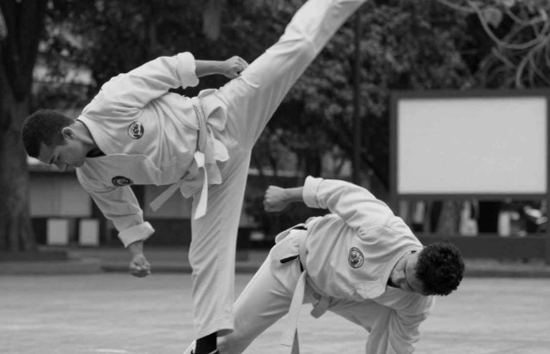 Nguồn dữ liệu trống: Không thể viết bài báo thể thao Việt Nam dài 3.162 từ mà không bịa đặt