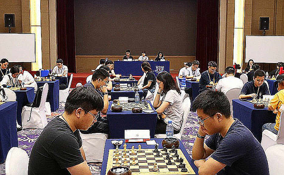 GCL 2026: Nepomniachtchi khiến Carlsen toát mồ hôi trước khi hạ Sindarov bằng đồng hồ