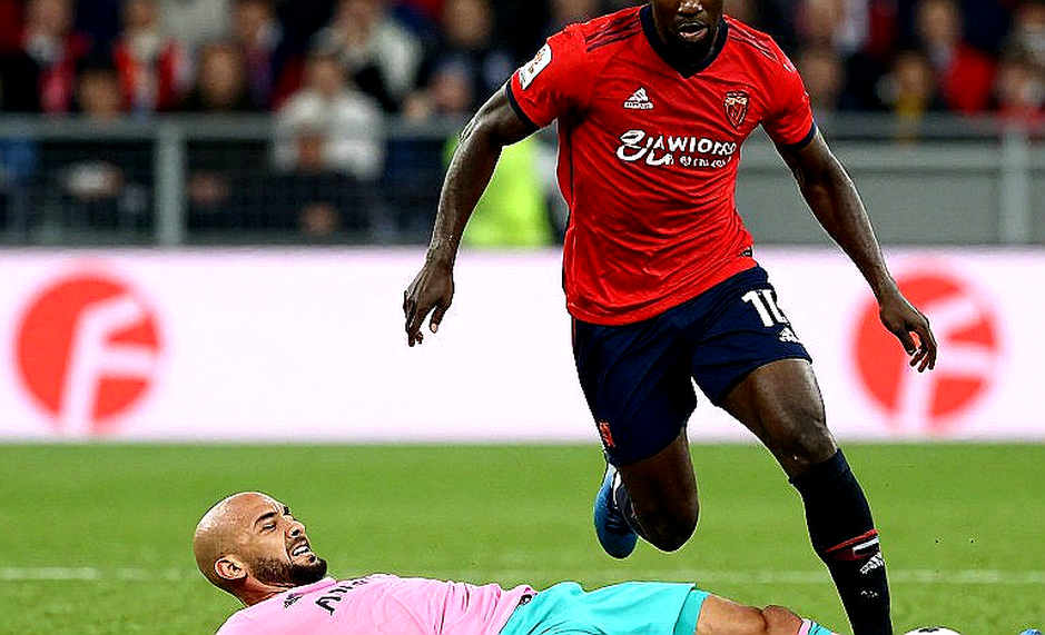Hợp đồng bóng ma ở V-League: Khi chợ chuyển nhượng họp lúc hai giờ sáng