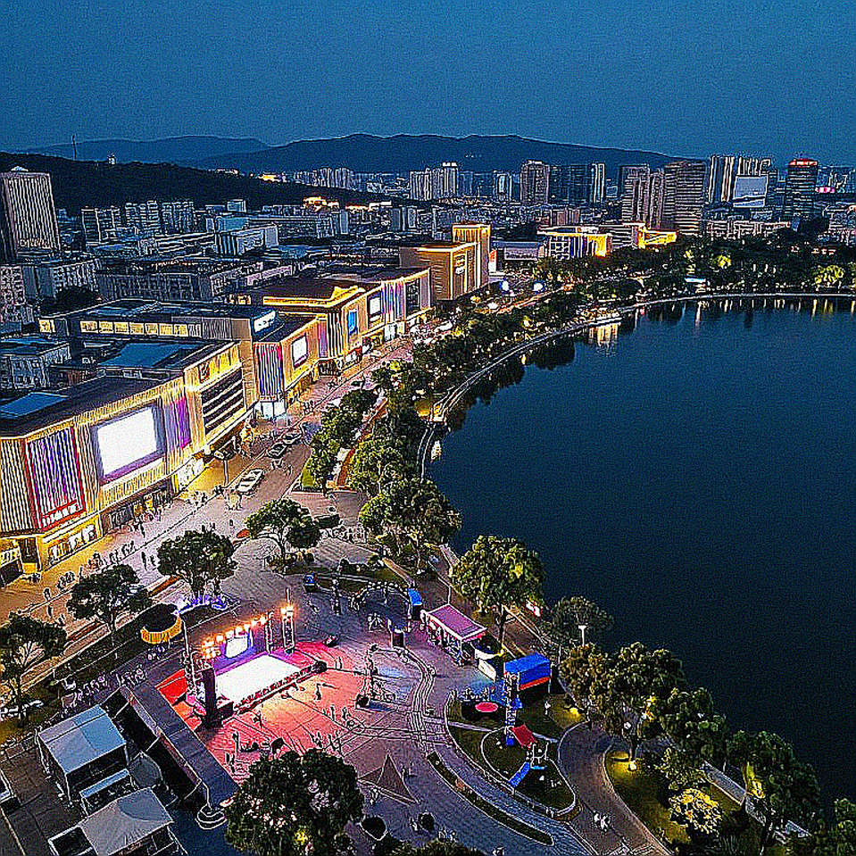 2:29:07 và 700.000 USD: lớp đất màu mỡ dưới tấm áo y tá của Zhang Shuihua