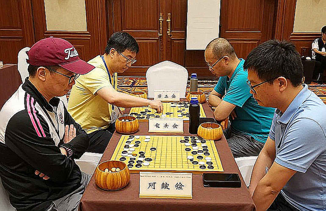 Bài toán Scotch của Mikhalchishin: Khi ký ức Kasparov 2026 trở thành lá chắn cho người chơi 1...e5 Bài toán Scotch của Mikhalchishin: Khi ký ức Kasparov 2026 trở thành lá chắn cho người chơi 1...e5