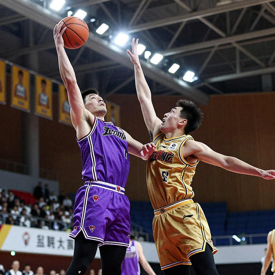 Virtus Bologna ngược dòng Maxima Roma 98-89: Đợt chạy 28-8 và bài toán bản sắc của một dự án mới Virtus Bologna ngược dòng Maxima Roma 98-89: Đợt chạy 28-8 và bài toán bản sắc của một dự án mới