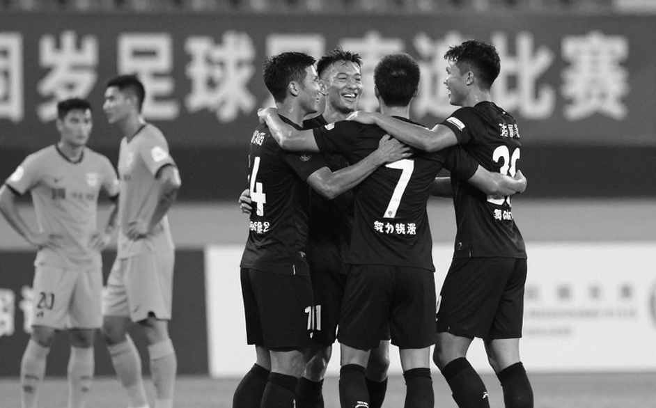 Ajax – Excelsior: Míchel trả lại đội hình chính, và một bản tin chưa kiểm chứng Ajax – Excelsior: Míchel trả lại đội hình chính, và một bản tin chưa kiểm chứng