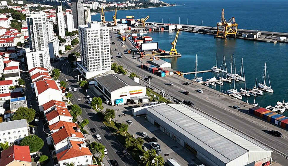 Cầu lông Việt Nam: Khi tiếng ồn nhiều hơn dữ liệu
